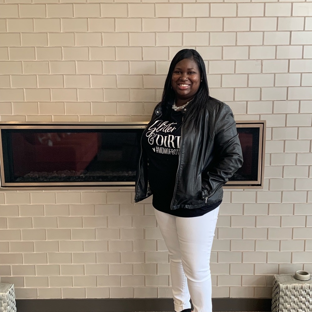 Meet your Posher, Elise